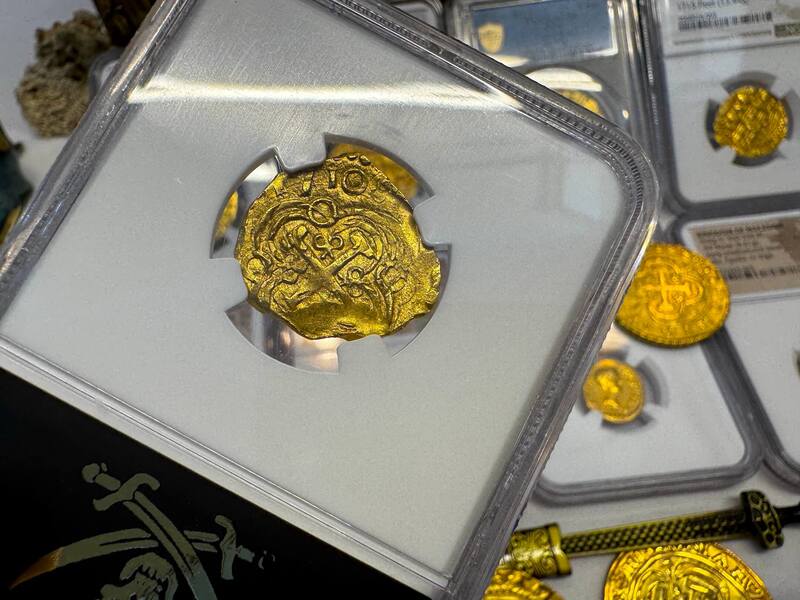 Colombia 2 Escudos 1710 "1715 Fleet Shipwreck" NGC 62 10