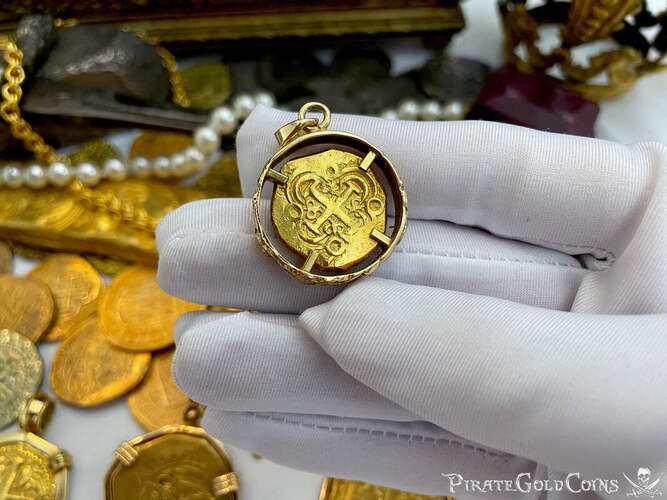 Colombia 2 Escudos 1694-1713 Ornate Pendant