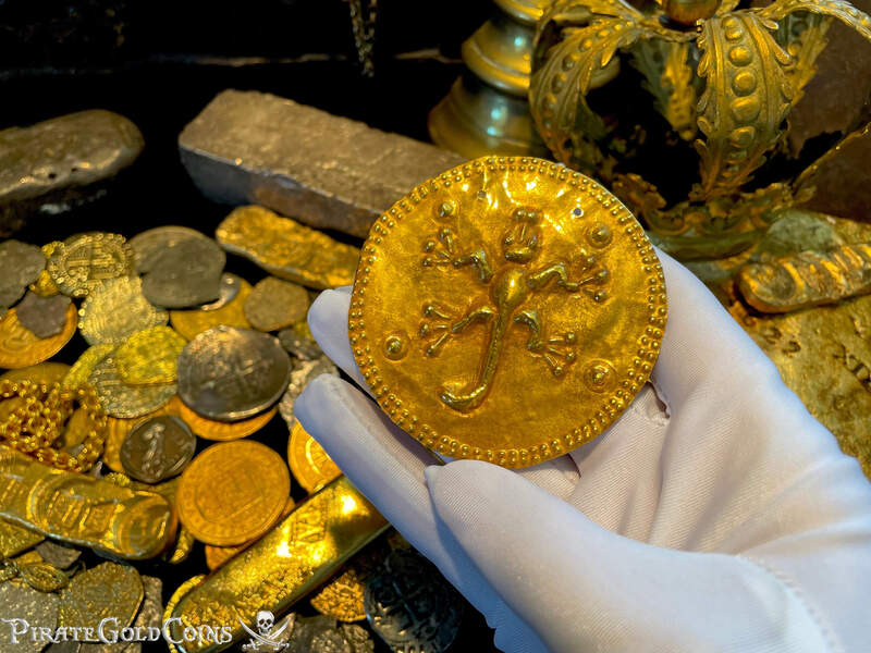Diquis Gold "Crocodile or Gecko" Pendant 700-1400AD 12