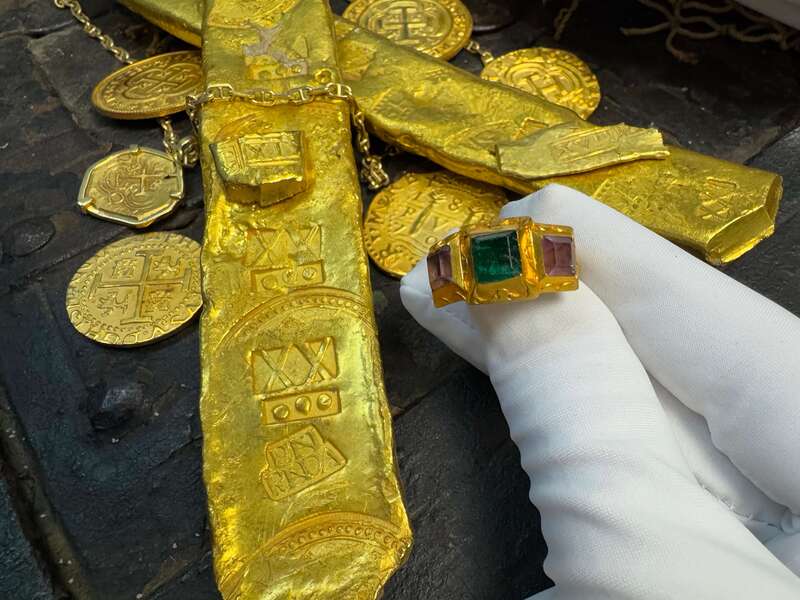 Emerald & Amethyst Ring 1 of 2 Known "1715 Fleet Shipwreck" 42