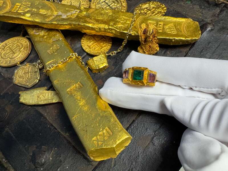 Emerald & Amethyst Ring 1 of 2 Known "1715 Fleet Shipwreck" 54