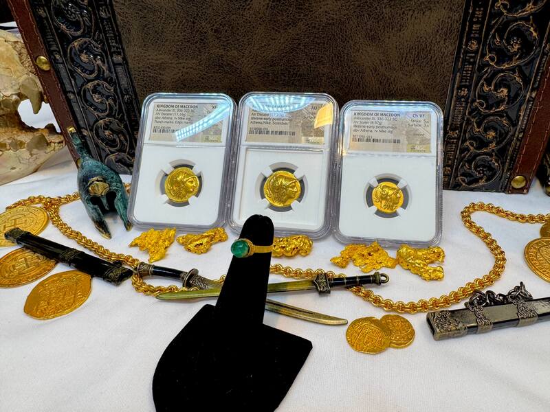 1715 Fleet Shipwreck Emerald Ring 25