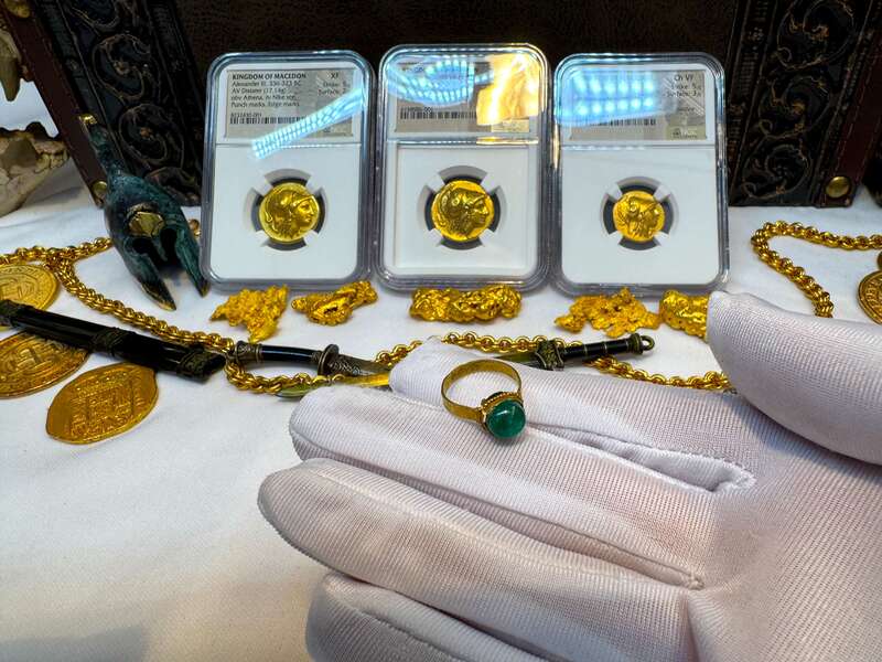 1715 Fleet Shipwreck Emerald Ring 27