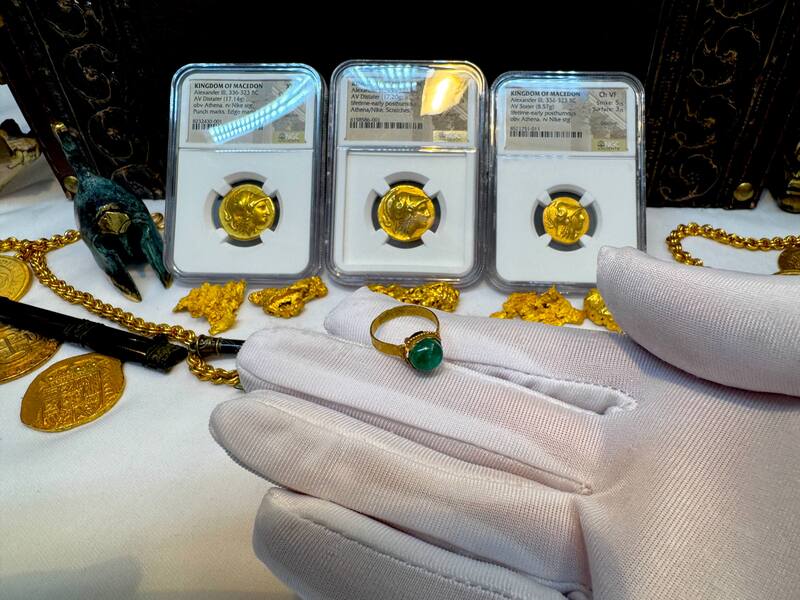 1715 Fleet Shipwreck Emerald Ring 28