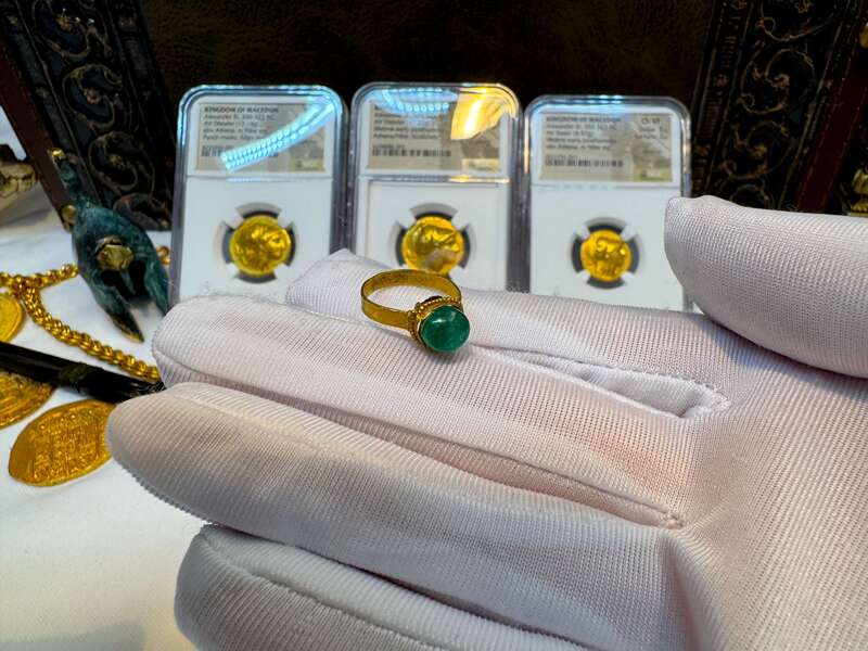 1715 Fleet Shipwreck Emerald Ring 12