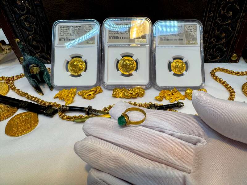 1715 Fleet Shipwreck Emerald Ring 30