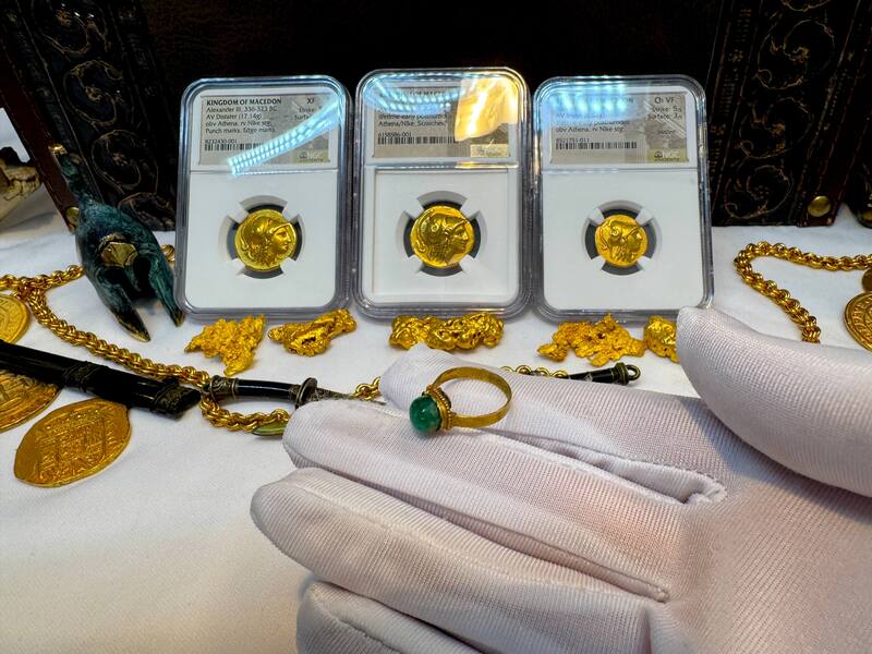 1715 Fleet Shipwreck Emerald Ring 31