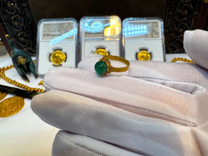 1715 Fleet Shipwreck Emerald Ring 32