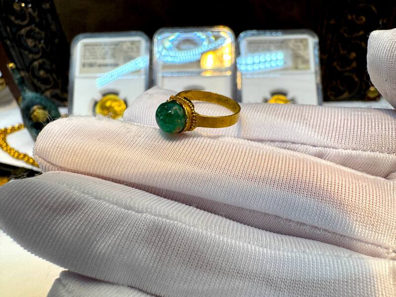 1715 Fleet Shipwreck Emerald Ring 33
