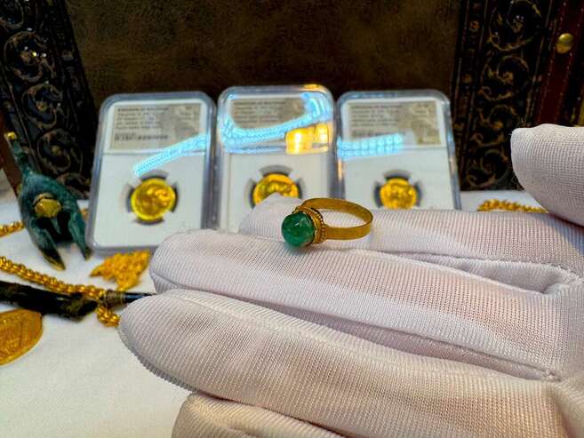 1715 Fleet Shipwreck Emerald Ring 13