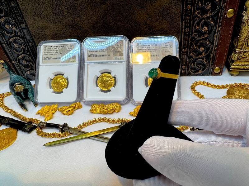 1715 Fleet Shipwreck Emerald Ring 21