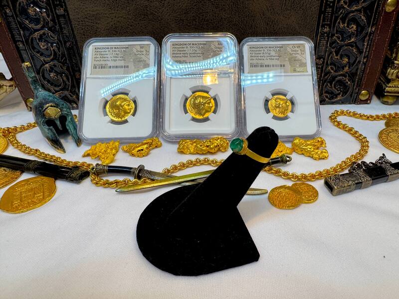 1715 Fleet Shipwreck Emerald Ring 23