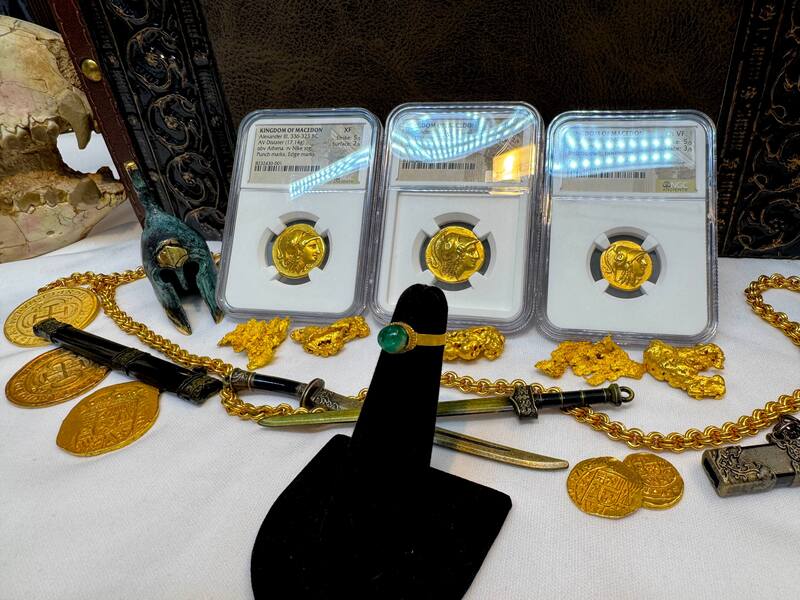 1715 Fleet Shipwreck Emerald Ring 24