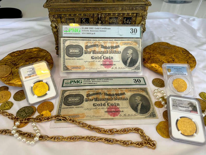 *Pair* FR 1218 $1,000 Gold Certificates! PCGS 30 18