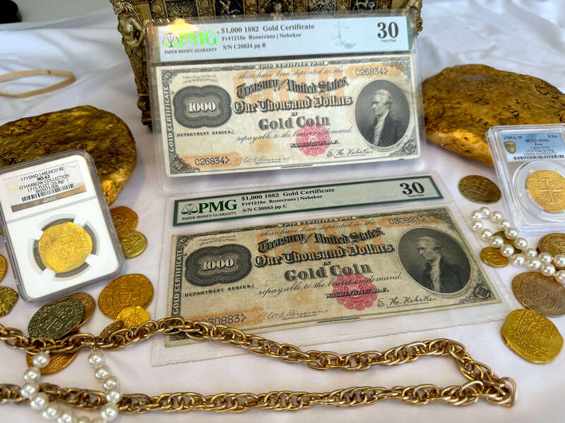 *Pair* FR 1218 $1,000 Gold Certificates! PCGS 30 22
