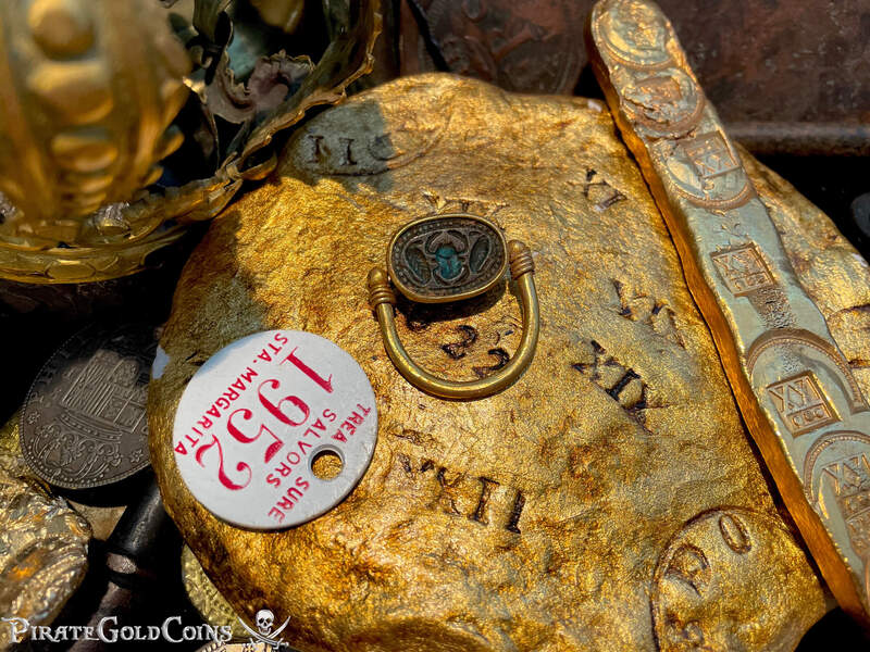 Egyptian Gold Scarab Ring 1200-1000 BC 2