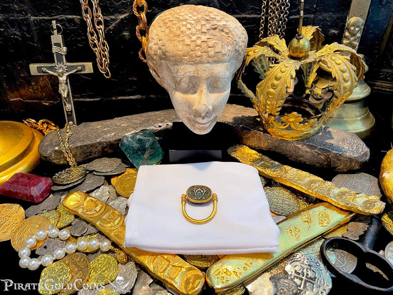 Egyptian Gold Scarab Ring 1200-1000 BC 7