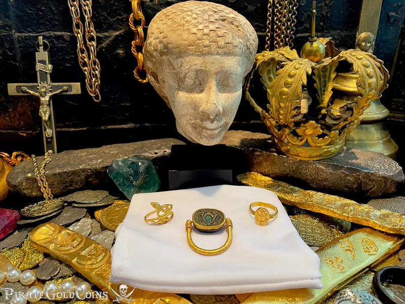 Egyptian Gold Scarab Ring 1200-1000 BC 9