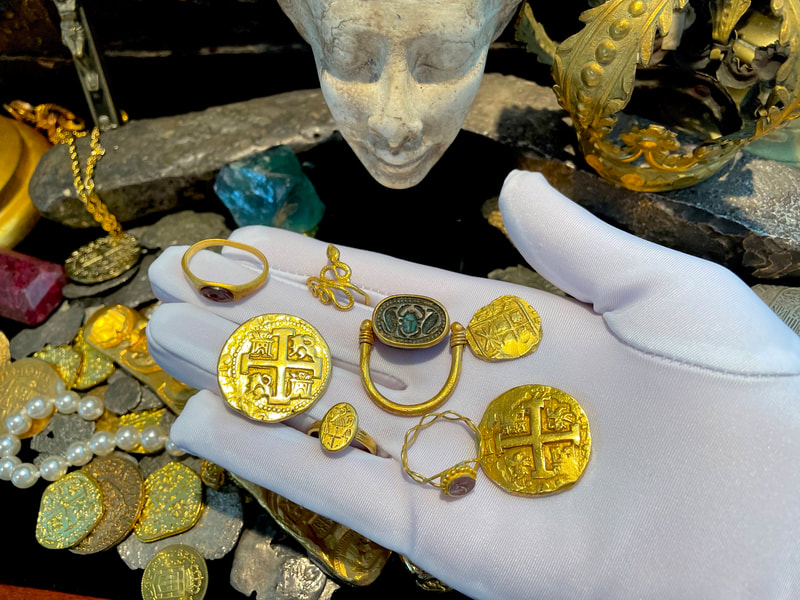 Egyptian Gold Scarab Ring 1200-1000 BC 15