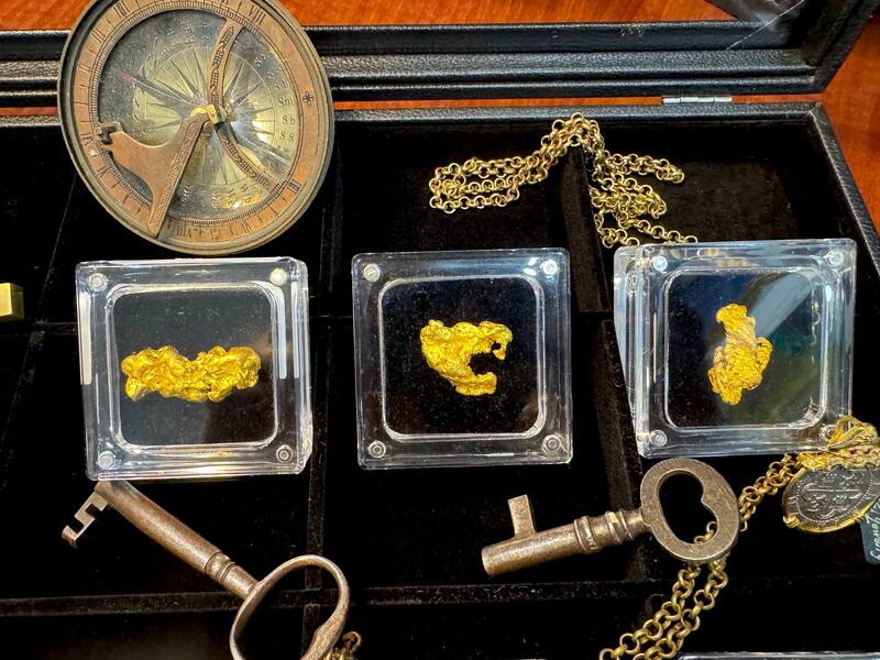 Australian Gold Nugget "Barbell" 26.1 grams 12