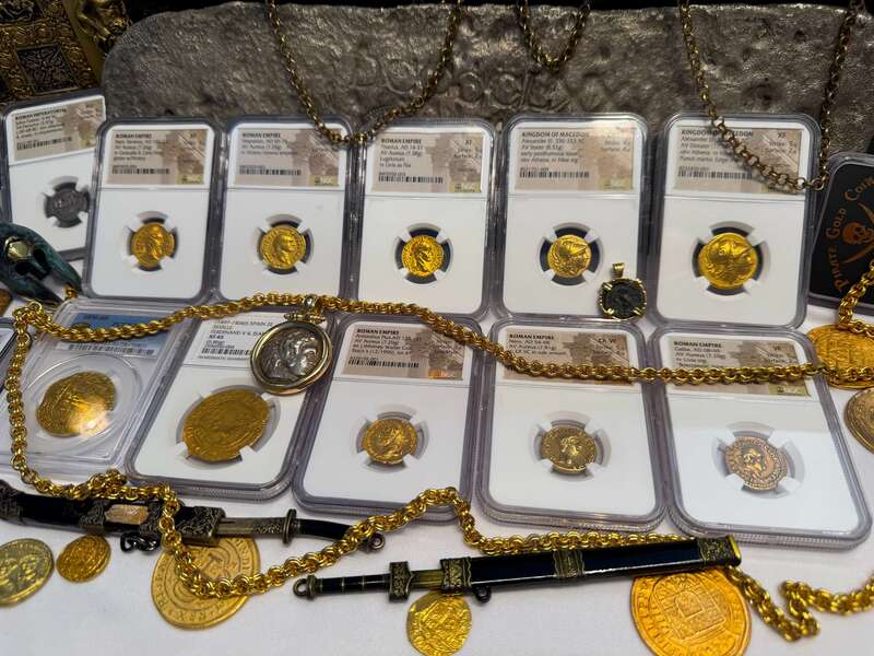 Roman Empire "Tiberius" Aureus NGC XF 5x2 48