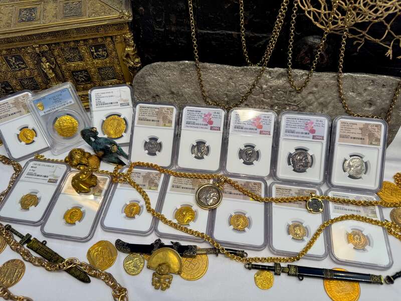 Roman Empire "Augustus" Denarius NGC AU 5x2 40