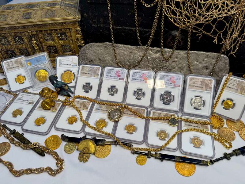 Roman Empire "Augustus" Denarius NGC AU 5x2 41