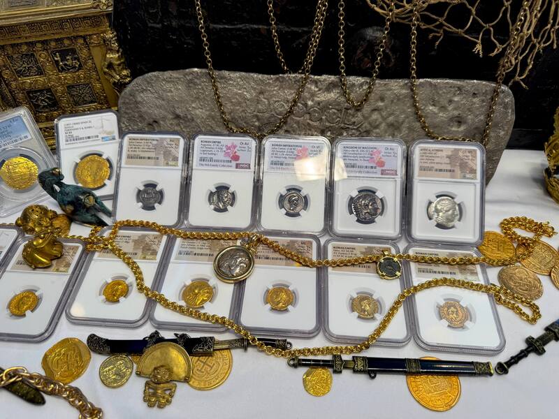 Roman Empire "Augustus" Denarius NGC AU 5x2 26