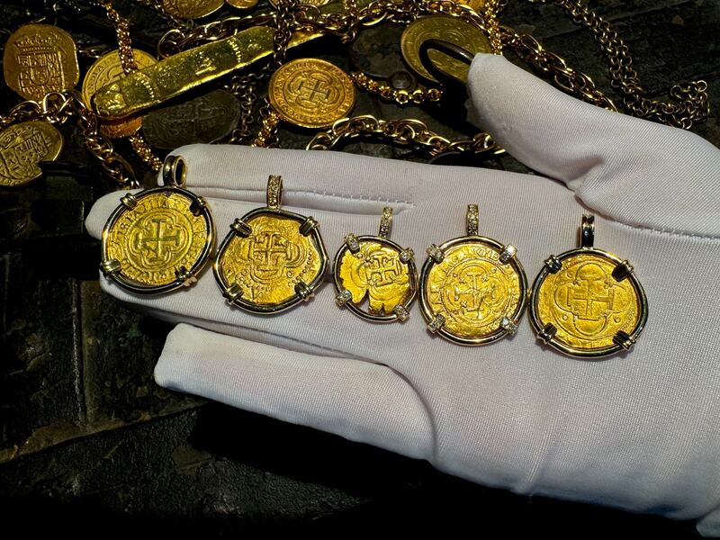 Spain 2 Escudos 1598-1621 "Philip III" Diamond Pendant 8