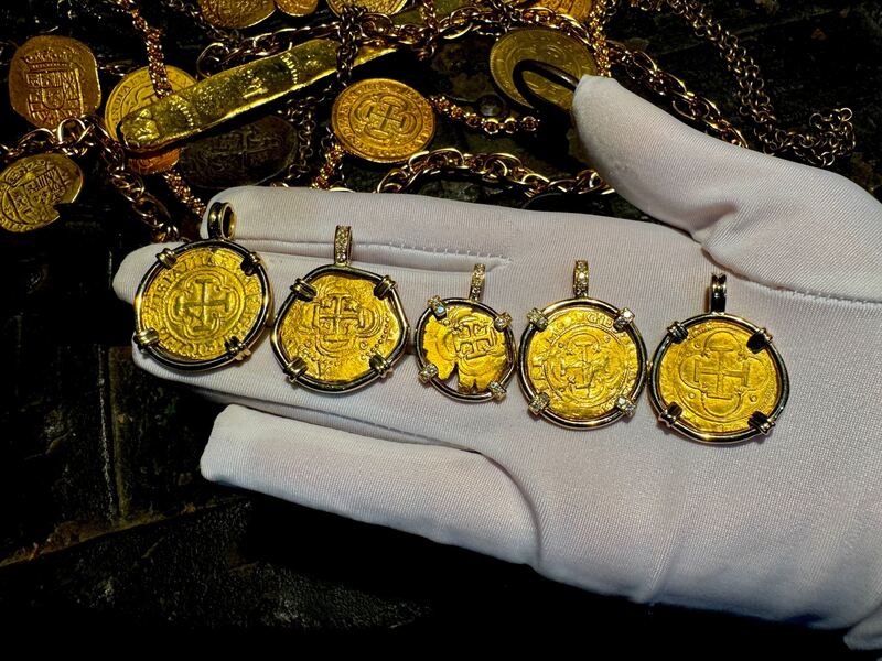 Spain 2 Escudos 1598-1621 "Philip III" Diamond Pendant 9