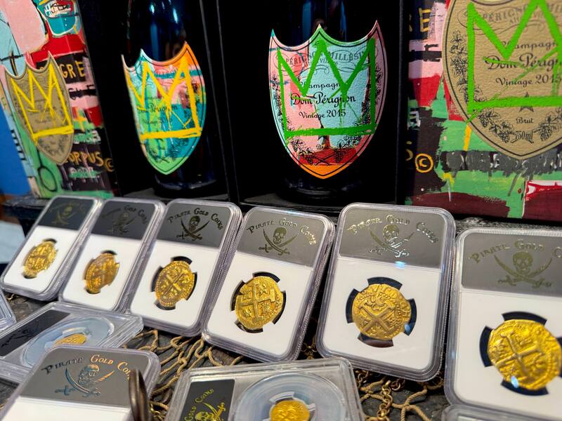 Peru 8 Escudos 1734 "Philip V" NGC UNC 62