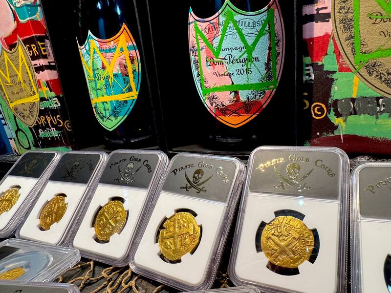 Peru 8 Escudos 1734 "Philip V" NGC UNC 66