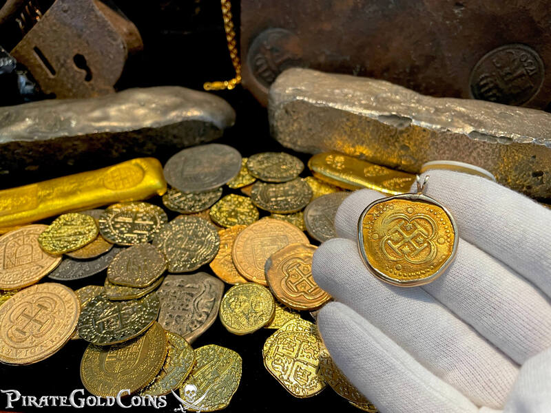 Spain 4 Escudos 1556-98 "Great Color" 14kt Gold Bezel 2