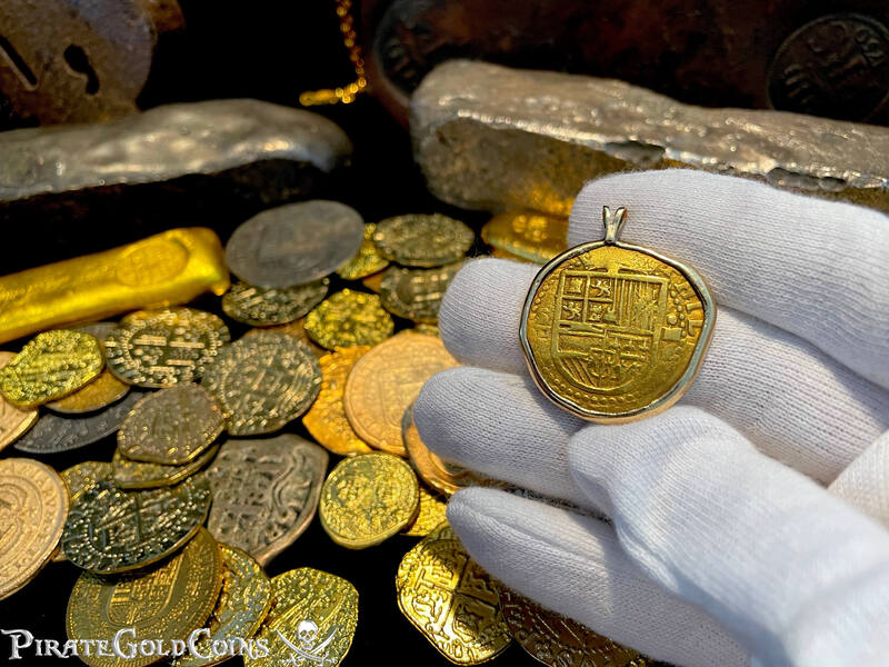 Spain 4 Escudos 1556-98 "Great Color" 14kt Gold Bezel 5