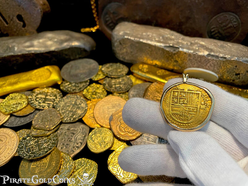 Spain 4 Escudos 1556-98 "Great Color" 14kt Gold Bezel 7