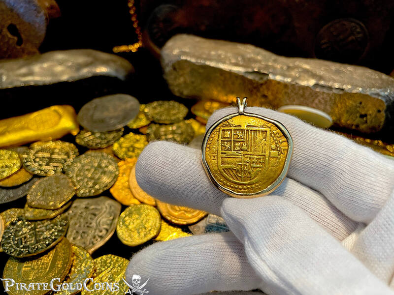 Spain 4 Escudos 1556-98 "Great Color" 14kt Gold Bezel 11