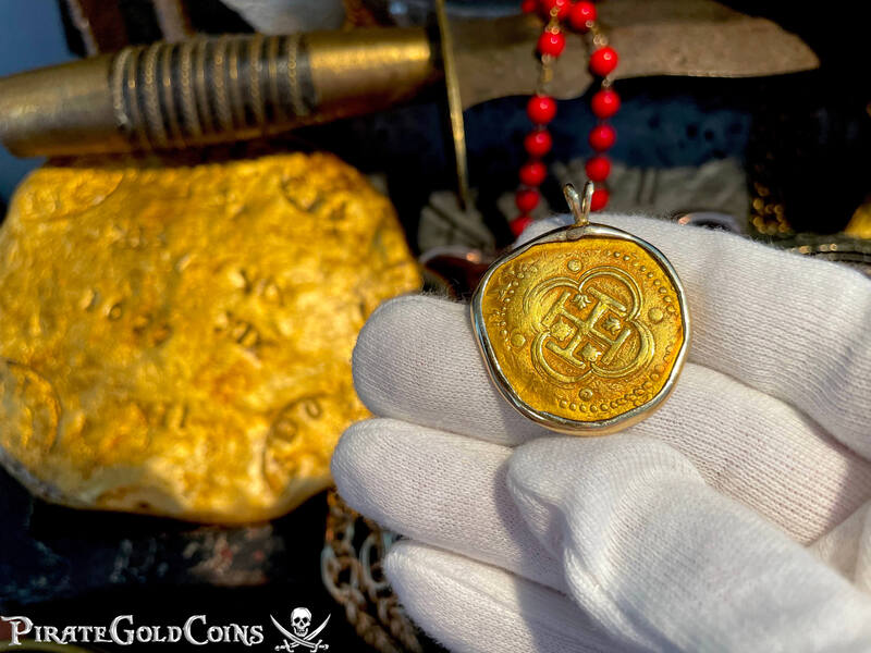 Spain 4 Escudos 1556-98 "Great Color" 14kt Gold Bezel 8