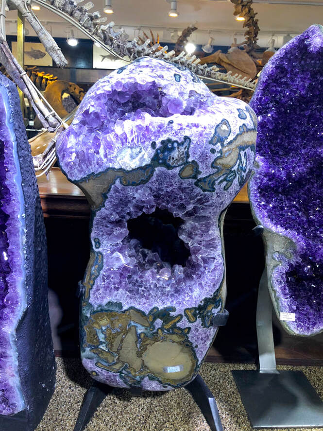 Amethyst | Crystals & Minerals 14