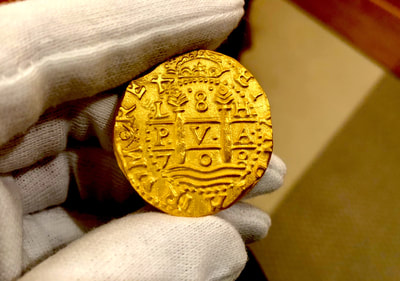 Peru  8 Escudos  1708 "22kt Gold Plated" Replica 4