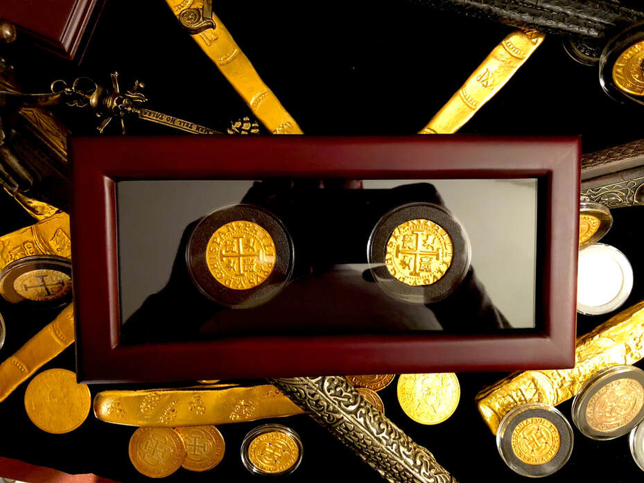 2 Piece Box Display Case: Peru 1708 8 Escudos "1715 Fleet Collection"