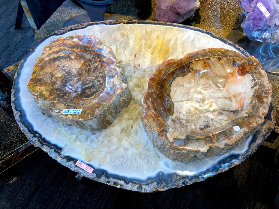 Pirate Gold Coins Treasures of the Earth - Agate Crystal Table