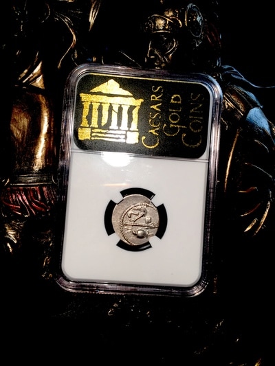 ROMAN IMPERATORIAL "CAESAR" 44BC AR DENARIUS  NGC CH AU 4x4 7