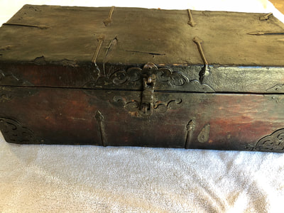 Authentic Treasure Chest (Really held Gold Doubloons) 9