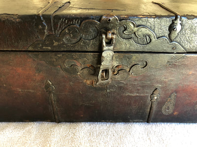 Authentic Treasure Chest (Really held Gold Doubloons) 12