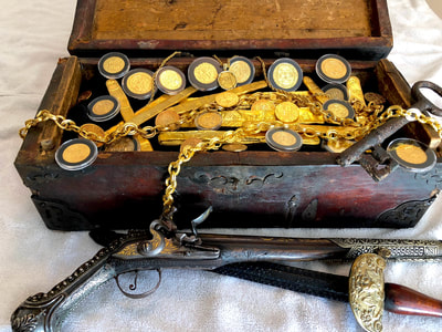 Authentic Treasure Chest (Really held Gold Doubloons) 5