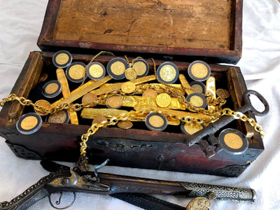 Authentic Treasure Chest (Really held Gold Doubloons) 8