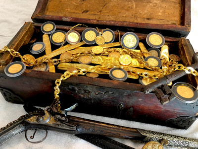 Authentic Treasure Chest (Really held Gold Doubloons) 11