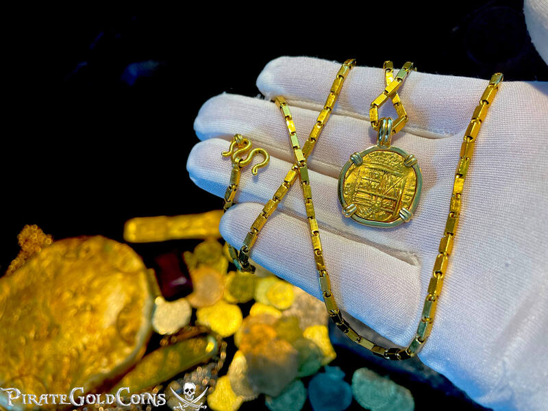 Colombia 2 Escudos 1621-65 Gold Bezel and Chain 2