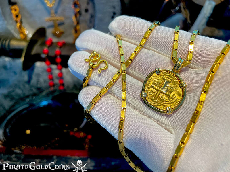 Colombia 2 Escudos 1621-65 Gold Bezel and Chain 7