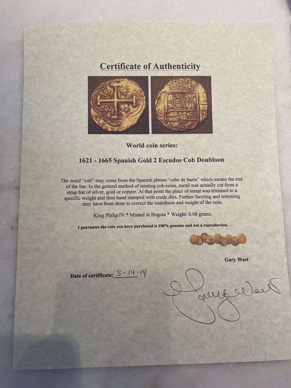 Colombia 2 Escudos 1621-65 Gold Bezel and Chain 11